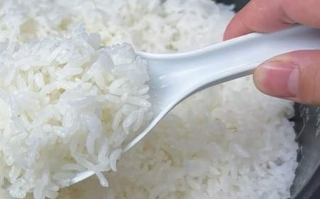 Adding only water when cooking rice is a big mistake. I will share with you the secret that hotels use