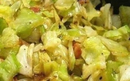 FRIED CABBAGE AND BACON WITH ONION