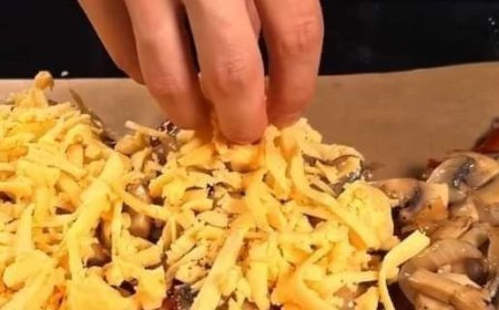 Baked Chicken with Mushrooms and Cheese