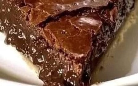 Chocolate Chip Brownie Pie