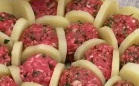 Potatoes with Meatballs And Cheese