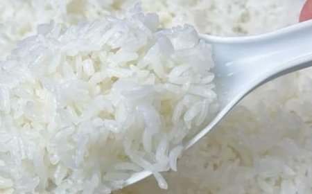 Adding only water when cooking rice is a big mistake. I will share with you the secret that hotels use