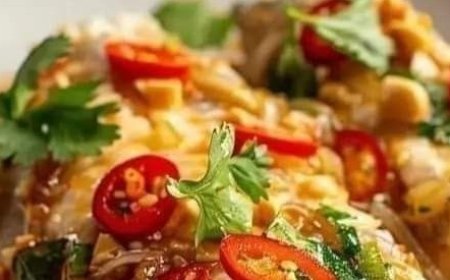 Steamed Fish with Spicy Lime and Garlic Sauce