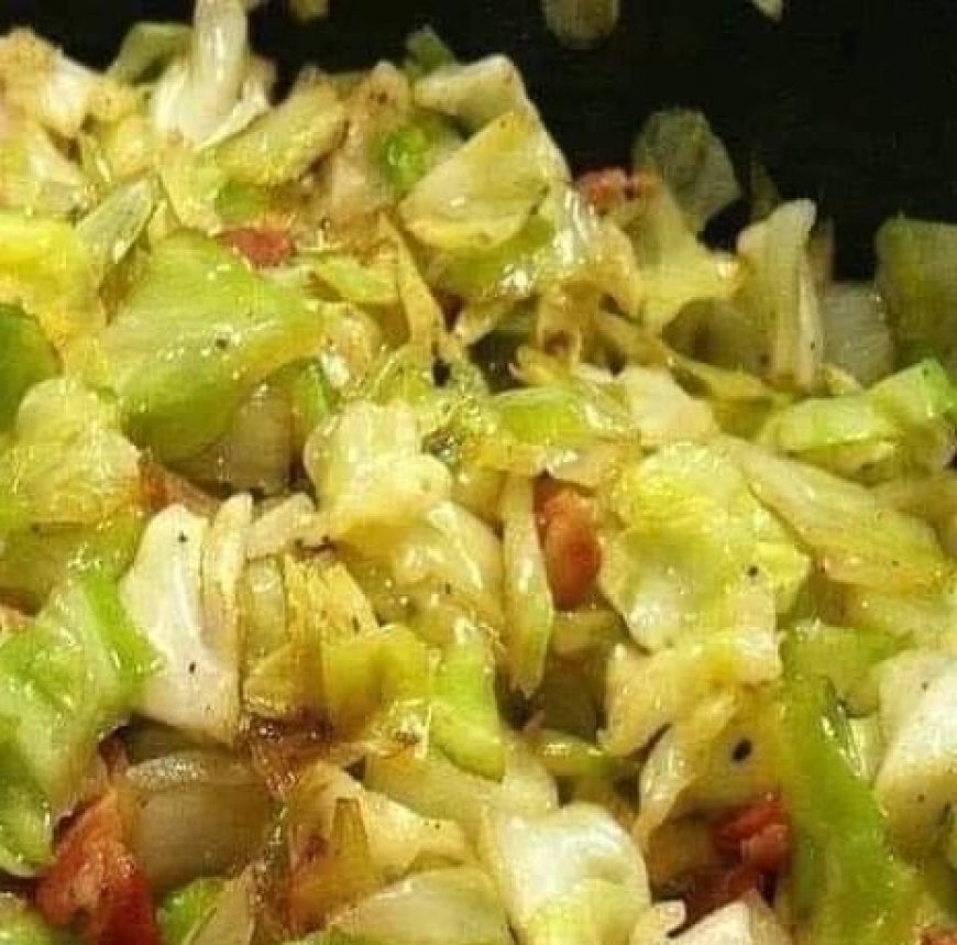 FRIED CABBAGE AND BACON WITH ONION