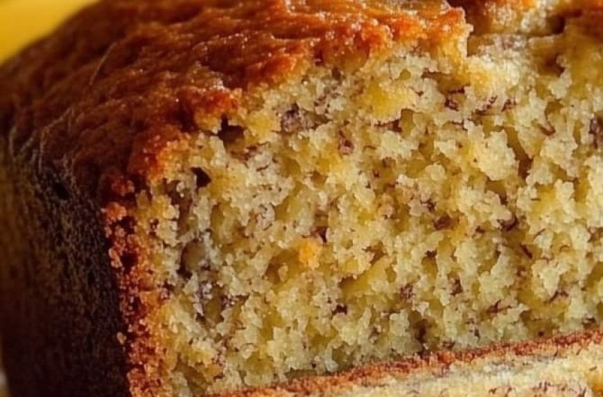 JANET’S RICH BANANA BREAD