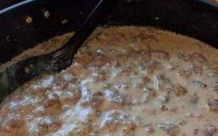 PIONEER WOMAN SAUSAGE GRAVY