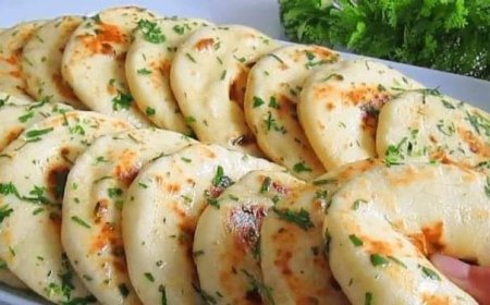 These are awesome, fantastic garlic flatbreads in 10 minutes