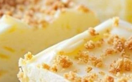 Lemon Cheesecake Squares