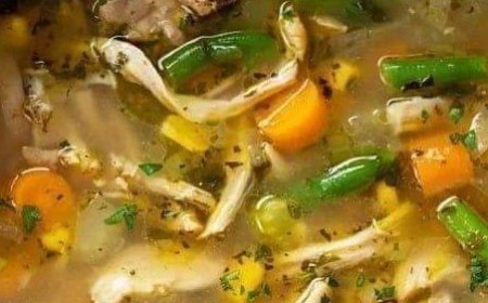 HOMESTYLE CHICKEN NOODLE SOUP