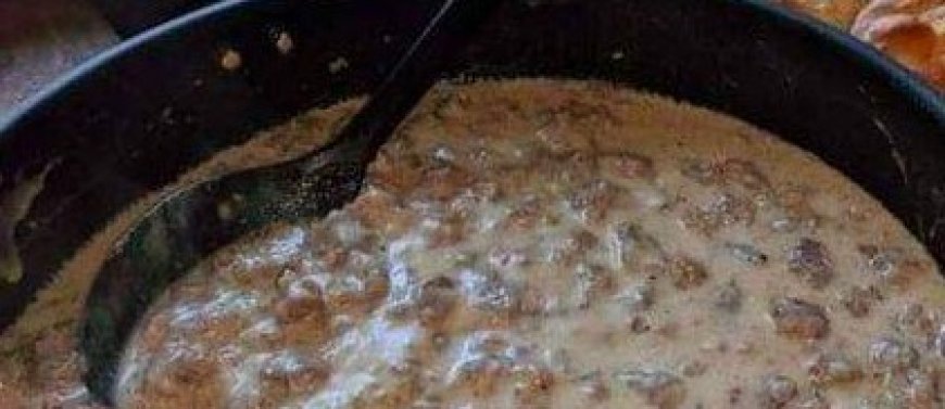 PIONEER WOMAN SAUSAGE GRAVY