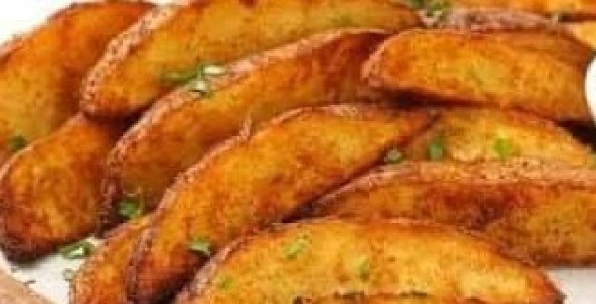 Crispy Baked Potato Wedges with Smoky Chipotle