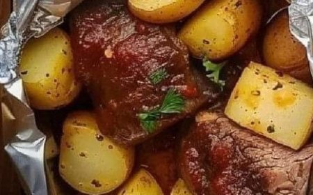 AIR FRYER GARLIC STEAK AND POTATO FOIL PACKETS