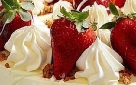 White Chocolate Strawberry Cheesecake