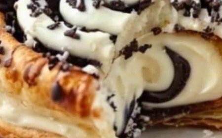 Oreo-Stuffed Cinnamon Rolls