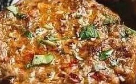 Hamburger steaks with onion gravy