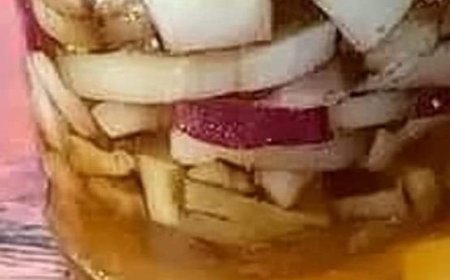 Homemade Onion and Garlic Cough Syrup