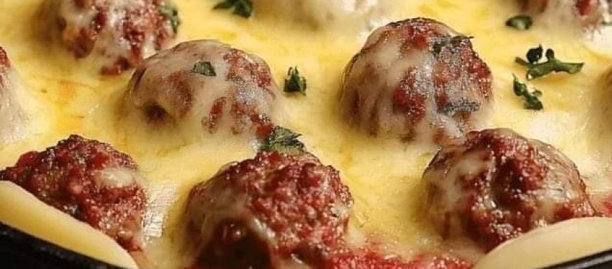 Meatball and Cheese Bake: A Comforting, Cheesy Delight