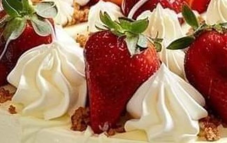 White Chocolate Strawberry Cheesecake