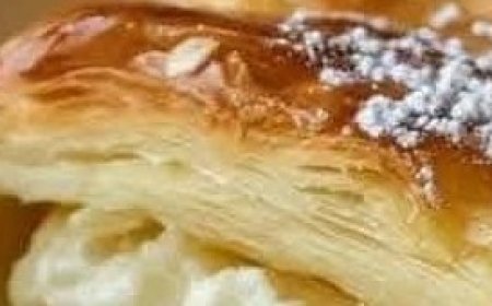 Cheesecake Crescent Rolls Casserole: A Sweet and Creamy Delight