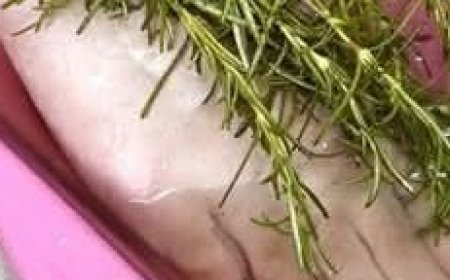 Soothe Your Joint and Foot Pain Naturally with a Rosemary Soak