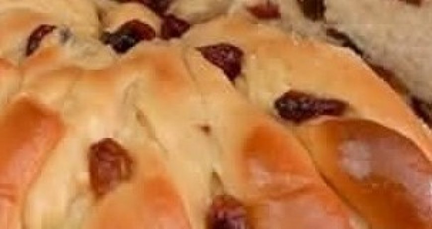 Festive Cranberry and Raisin Twist Bread