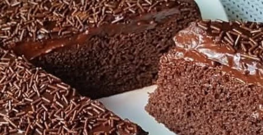 Chocolate Cake with Coffee-Cocoa Cream