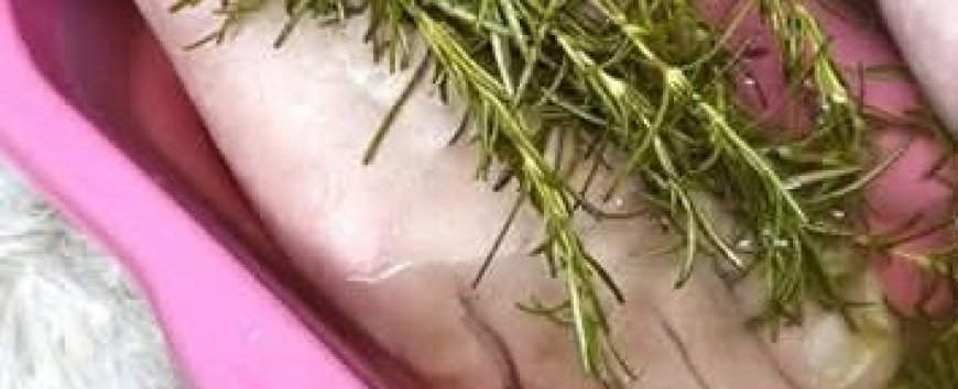 Soothe Your Joint and Foot Pain Naturally with a Rosemary Soak