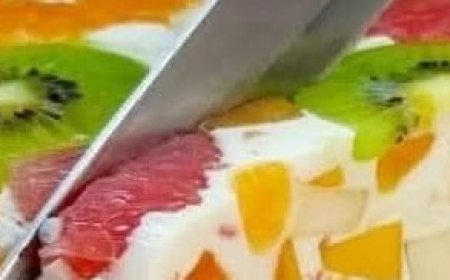 Fresh Fruit and Milk Delight: A Gelatin-Free Dessert