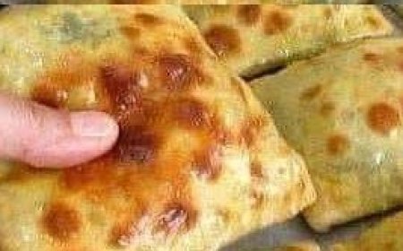 Easy Addictive Spinach Stuffed Pastry