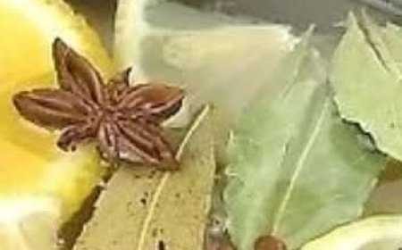 Clear Your Lungs Naturally: Bay Leaf Tea and Honey-Lemon Syrup Recipes