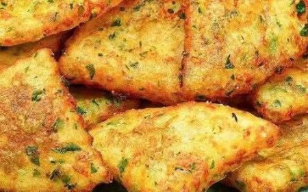 Crispy Potato Triangles with Garlic Yogurt Dip