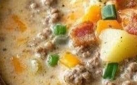 Slow Cooker Cheesy Burger Flavored Soup: A Cozy Comfort Dish