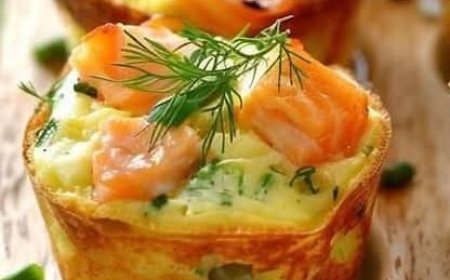 Mini leek and smoked salmon quiches