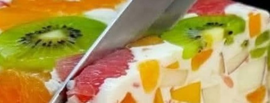 Fresh Fruit and Milk Delight: A Gelatin-Free Dessert