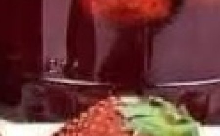 The Only Strawberry Jam Recipe I Trust – Full of Flavor and No Thickeners