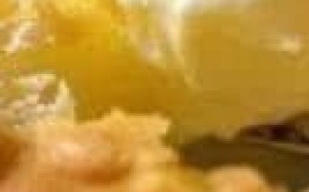 4 Ingredients Lemon Cream Cheese Dump Cake