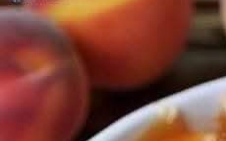 RIDICULOUSLY EASY PEACH COBBLER