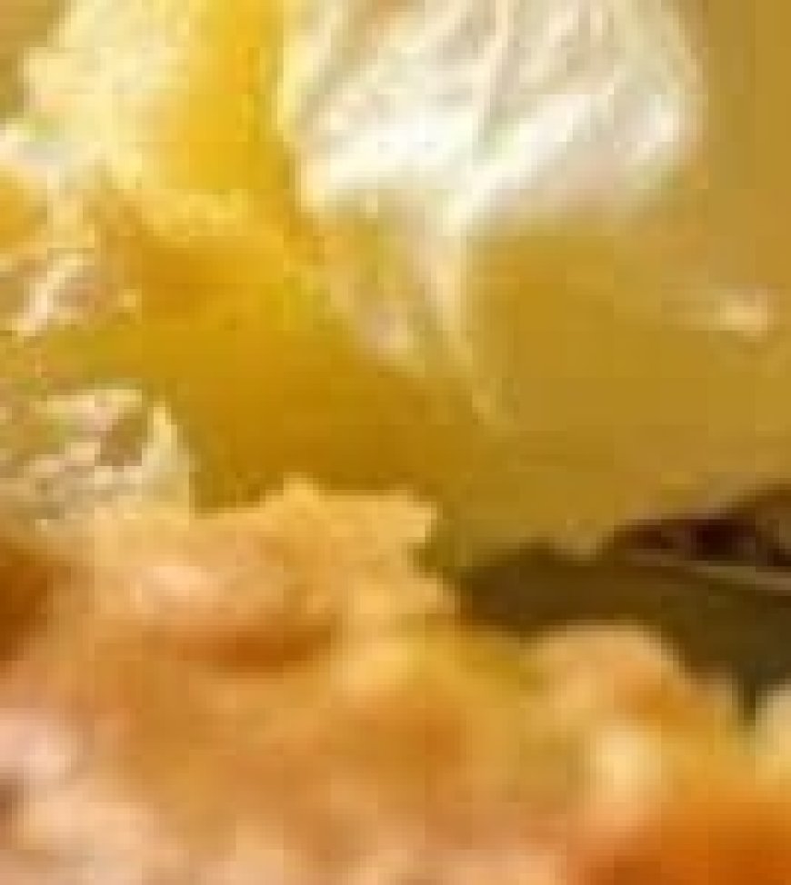 4 Ingredients Lemon Cream Cheese Dump Cake