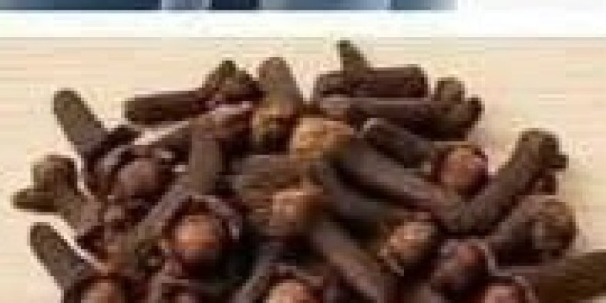 Natural Relief for Joint and Knee Discomfort: The Healing Power of Rosemary, Cloves, and Bay Leaf Tea