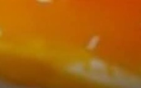 Doctors W:arn: This Common Way of Eating Boiled Eggs Can Clog Your Arteries