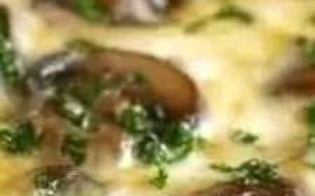 Cheesy Mushroom Beef & Rice Bake