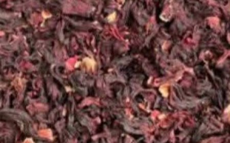 The Perfect Nighttime Tea: Hibiscus with Bay Leaf and Cinnamon