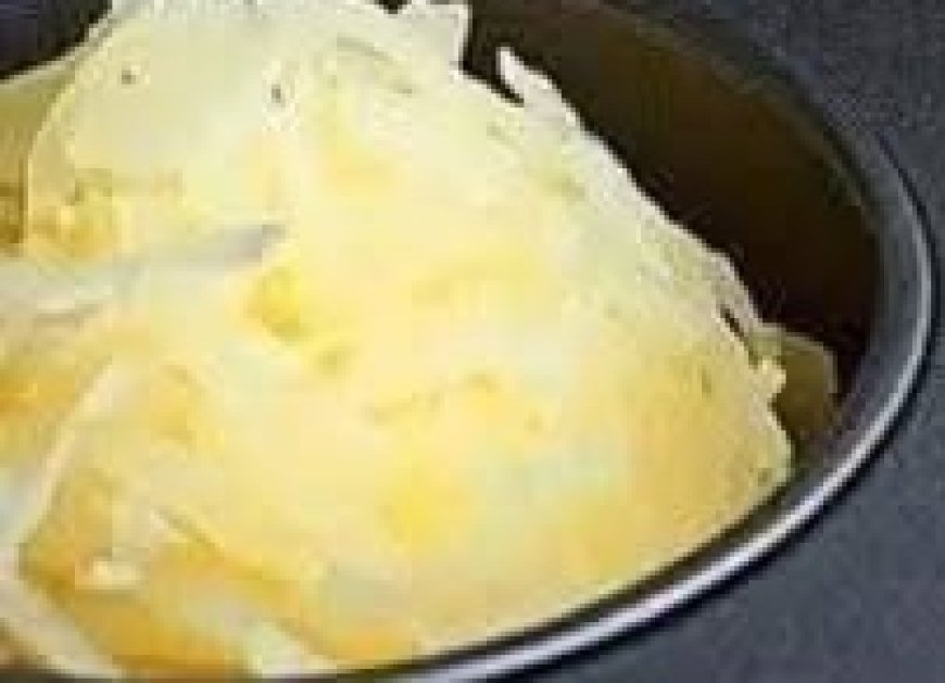 Cheesy Mashed Potato Muffins with eggs