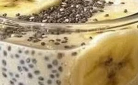 Banana Chia Seed Smoothie
