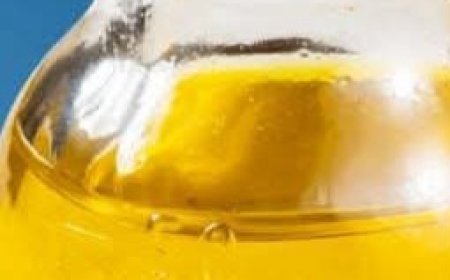 Mixing Aloe Vera Oil with Castor Oil is powerful for both hair and skin