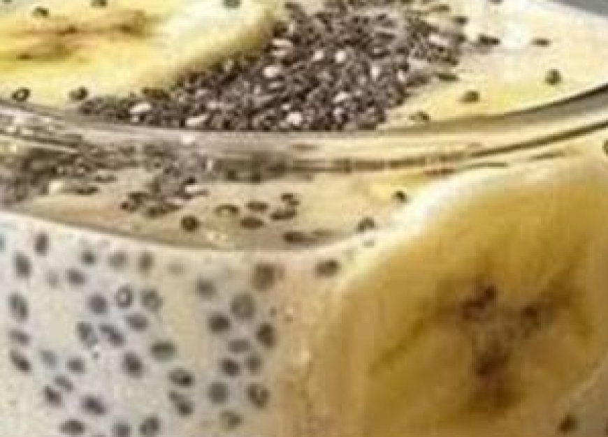 Banana Chia Seed Smoothie