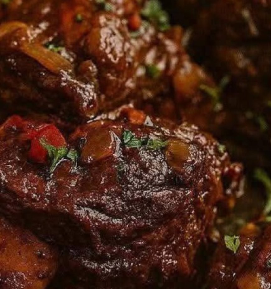 Savory Braised Oxtails with Herb-Infused Sauce