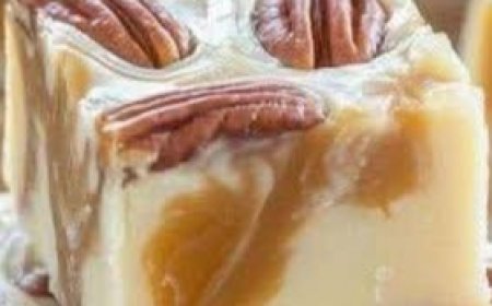 Caramel-Infused White Chocolate Fudge