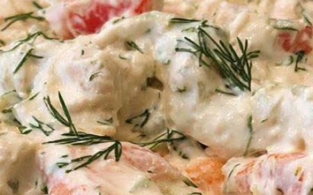 Creamy Seafood Salad with Imitation Crab