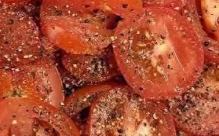 Sliced Tomato with Salt and Pepper